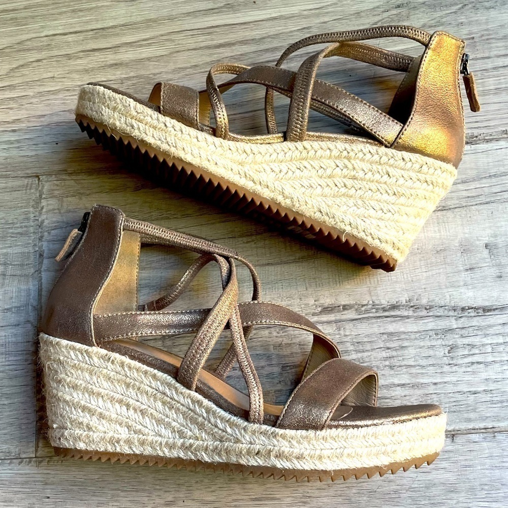 Eileen Fisher Wanda Strappy Wedge Sandal Metallic Bronze/Biege Back Zipper SZ 6